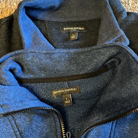 Excellent preowned condition. Made by Banana Republic in a size large. - Picture 2 of 8